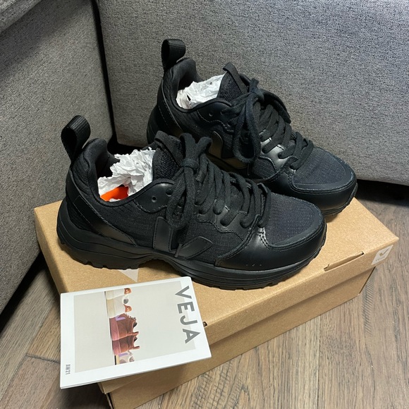 🖤SOLD🖤 VEJA X Venturi Ripstop Black Shoes - Picture 5 of 9